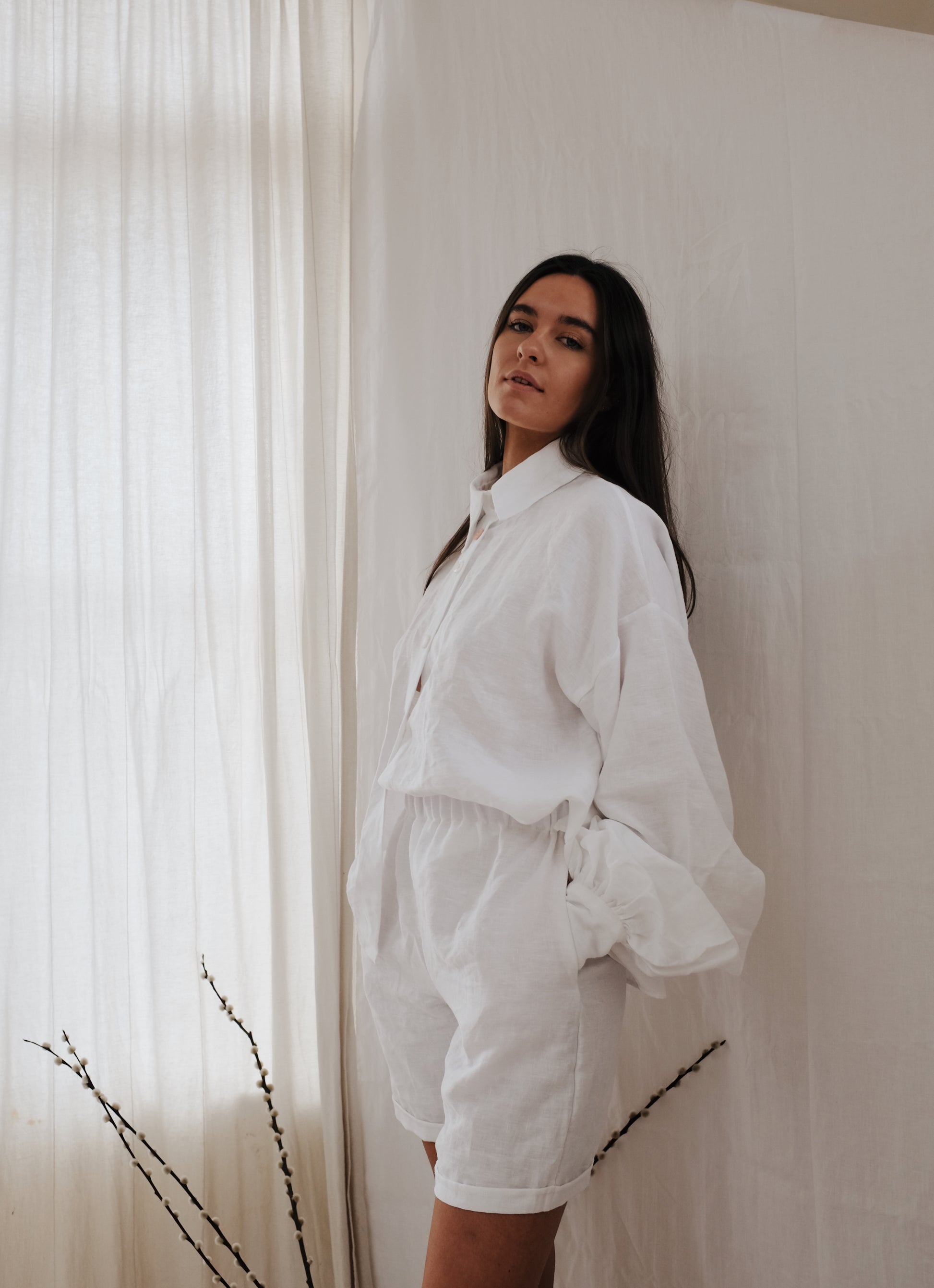 CADHLA | PEARL SET | Pajamas for the outdoors. Whether you’re lounging at home, by the pool, or nipping out for a coffee in the sunshine, our Cadhla linen loungewear set is what your wardrobe is crying out for. The Cadhla shirt can be worn on reverse with