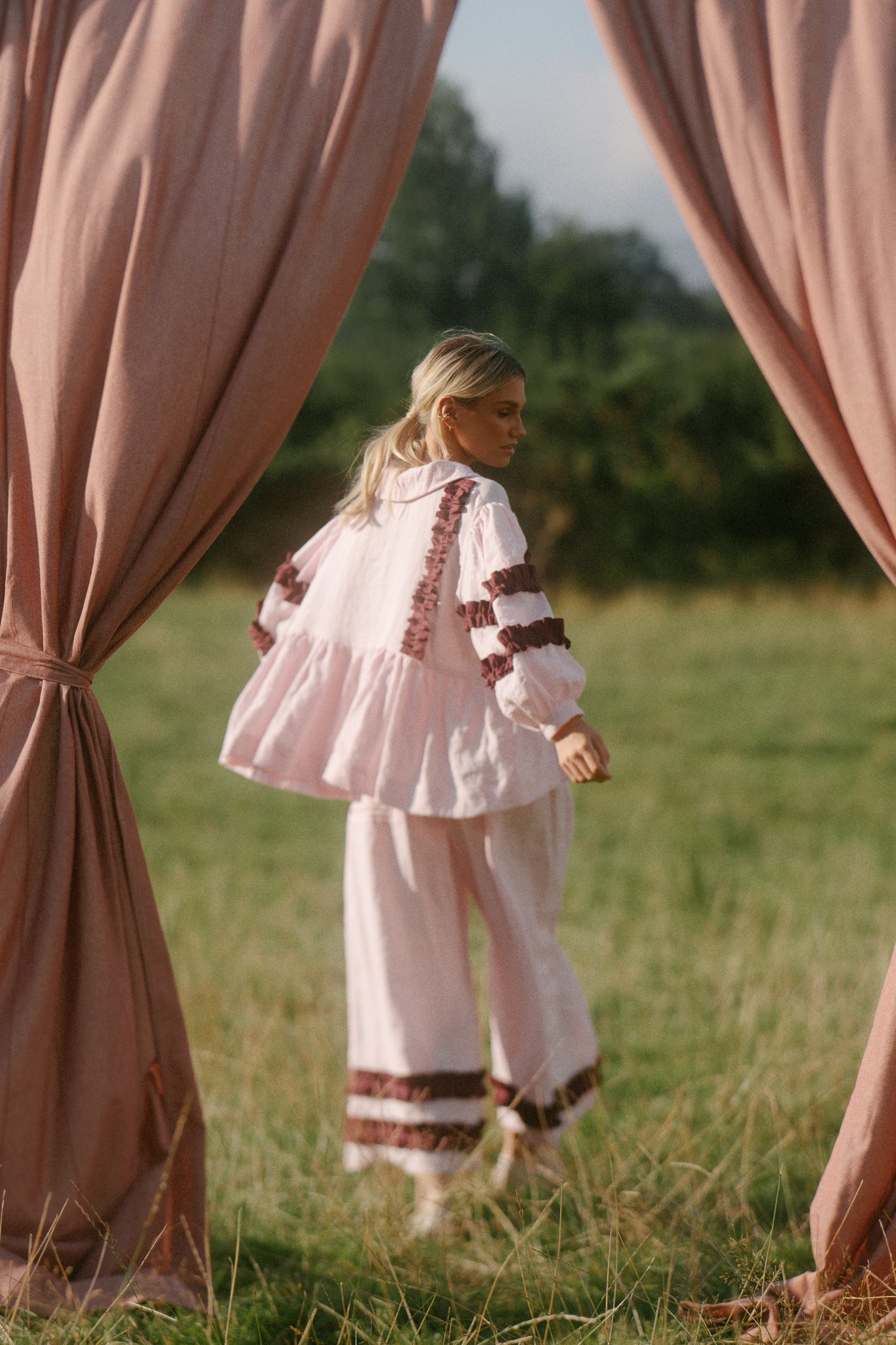 CURTAIN CALL BLOUSE