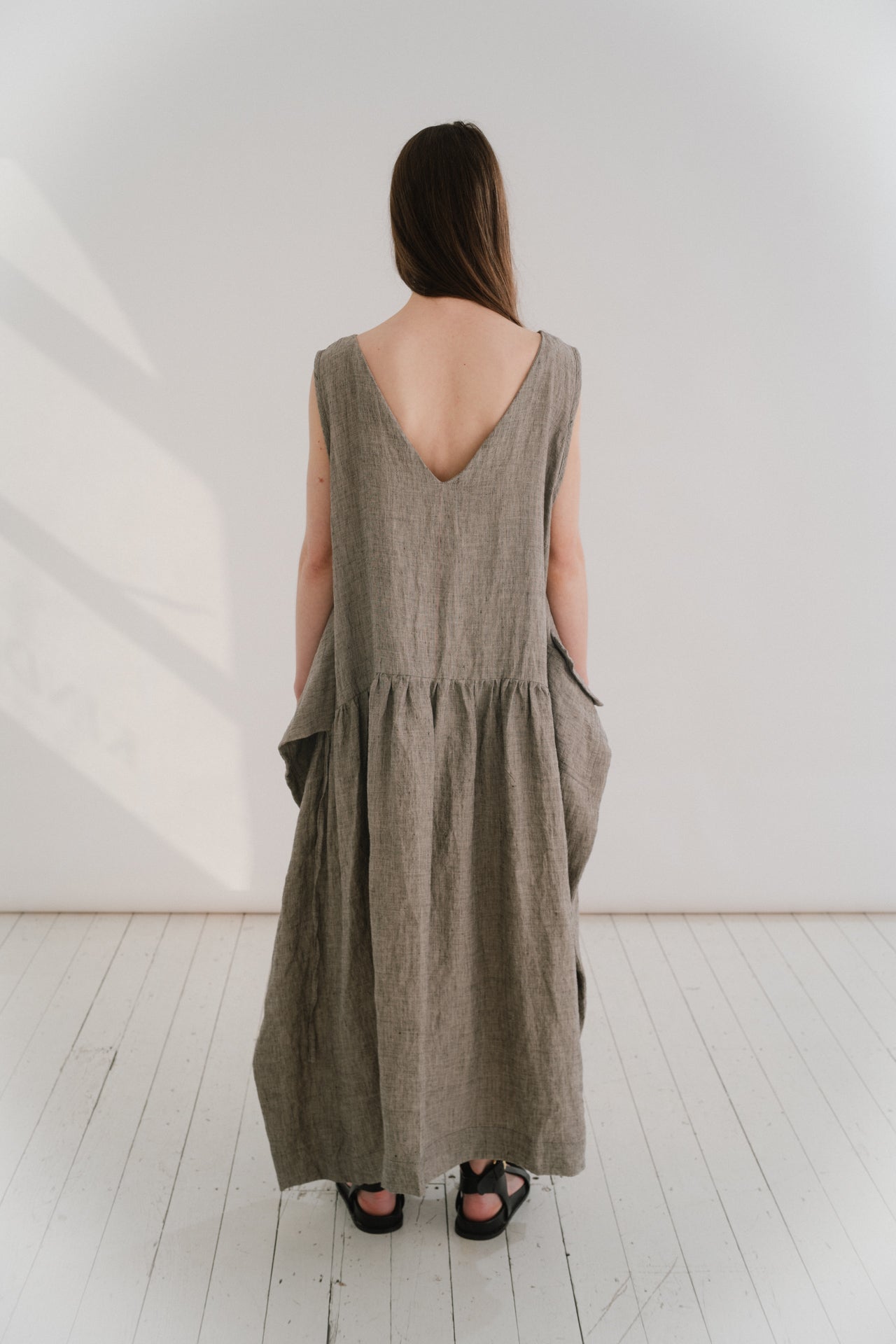 ARIA APRON DRESS | A new style for SS24, the Aria Apron dress. With versatility and function at the core of everything we design, this one goes to the heart of our ‘buy once by well’ ethos. Designed to be layered over shirts/tops and jumpers, but looks ju