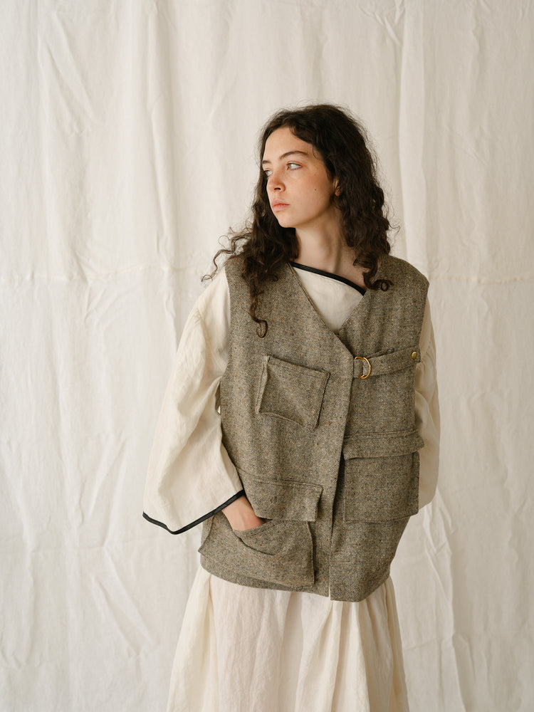 ASYMMETRIC TWEED GILET | GREY