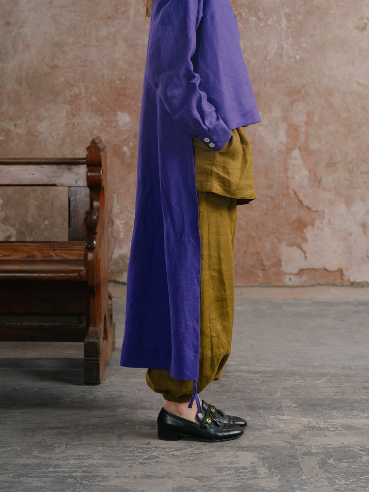 Temple Shirt; Off Duty Joggers in Army Washed linen