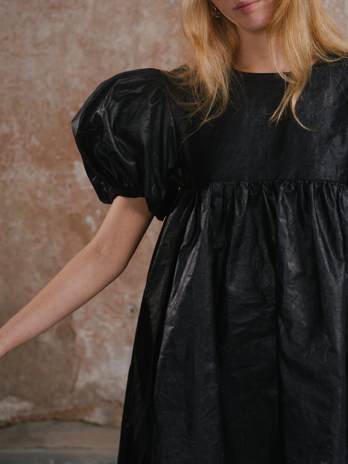 Bell Ringing Dress in black beetled linen