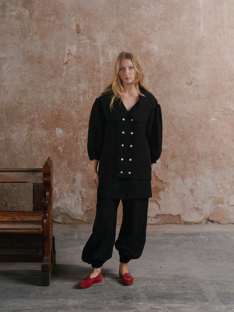 Theresa Shirt; Off Duty Joggers in black