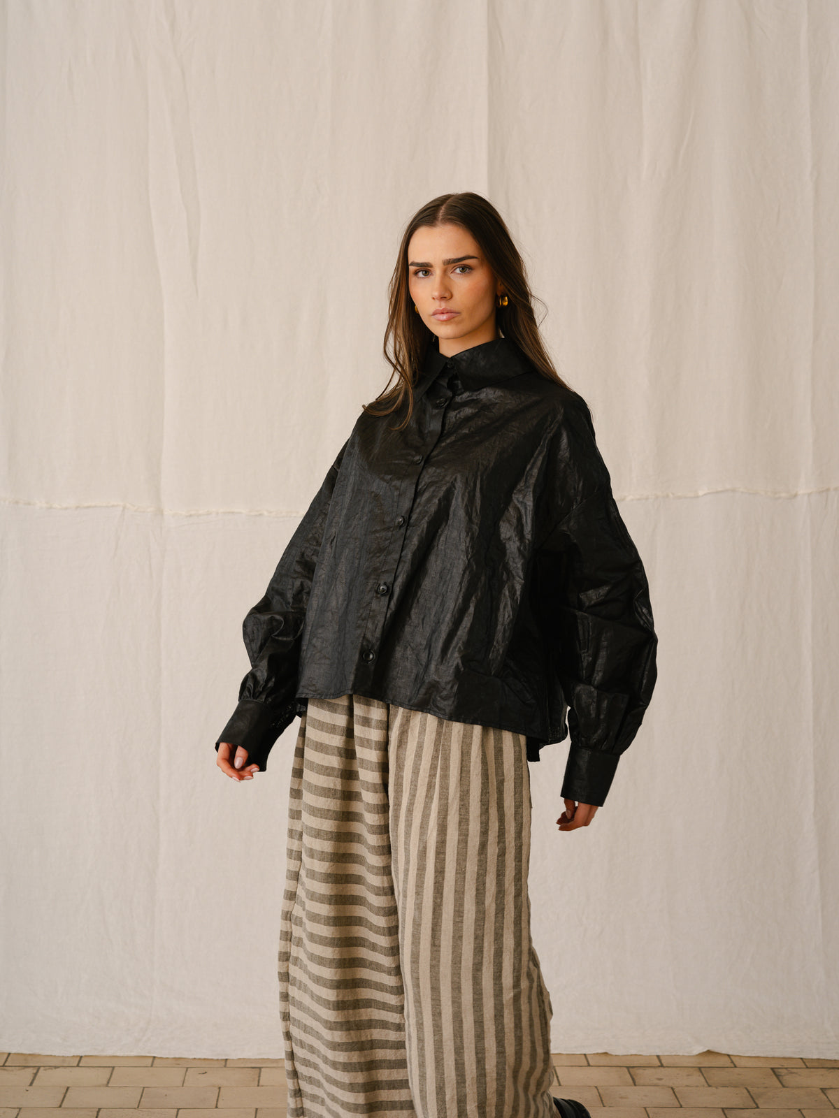 CADHLA SHIRT | BLACK BEETLED LINEN