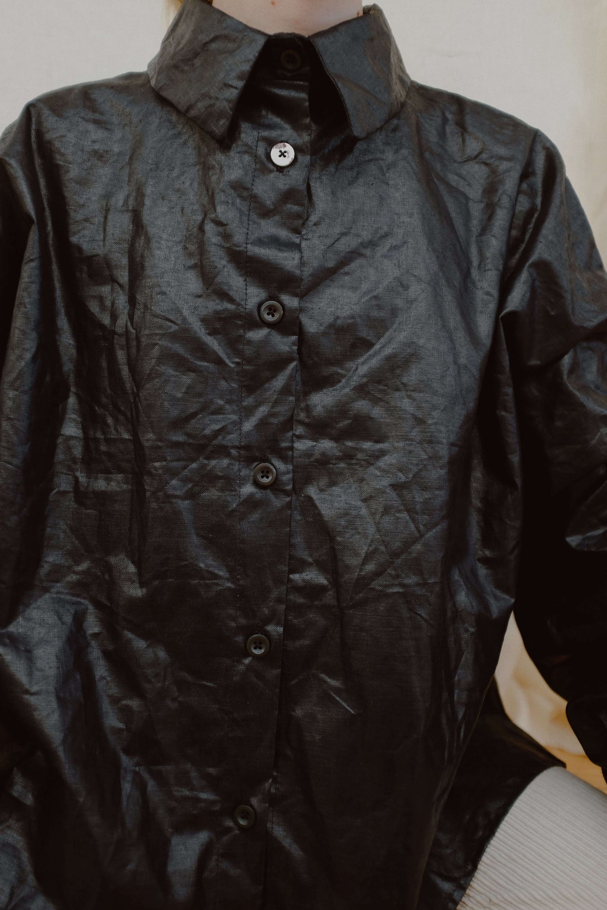 CADHLA | BLACK BEETLED LINEN | Our signature Cadlha shirt in a black beetled linen. Created with Beetled linen, a process unique to Ireland whereby the linen is pounded with wooden blocks for hours to achieve a sheen and crisp like feel. We source our lin