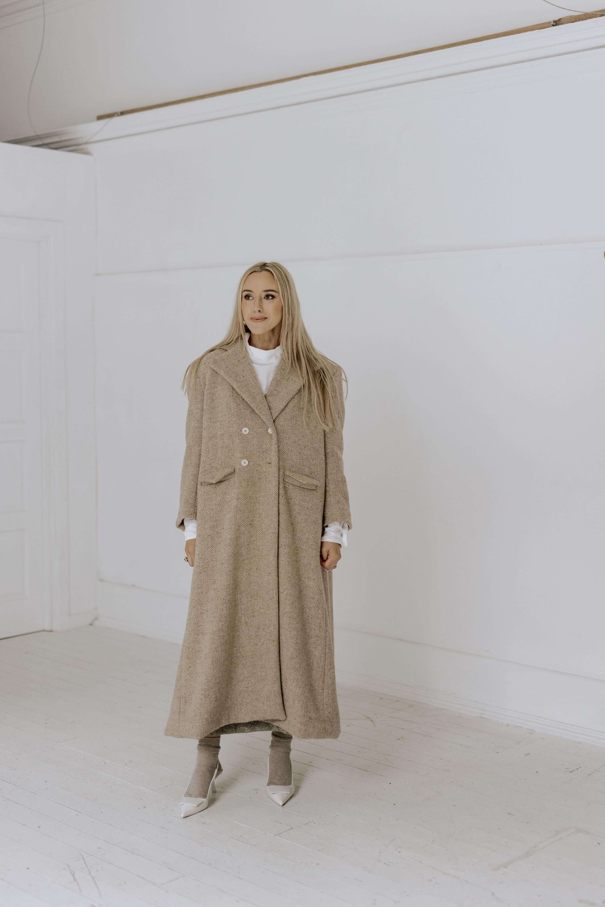 THE AMY COAT | We are so delighted to introduce a big new step for us as a brand by introducing Donegal Tweed to our core collection. An expansion of our deep love and passion for Irish textiles and keeping our rich heritage alive- originating in Co Doneg