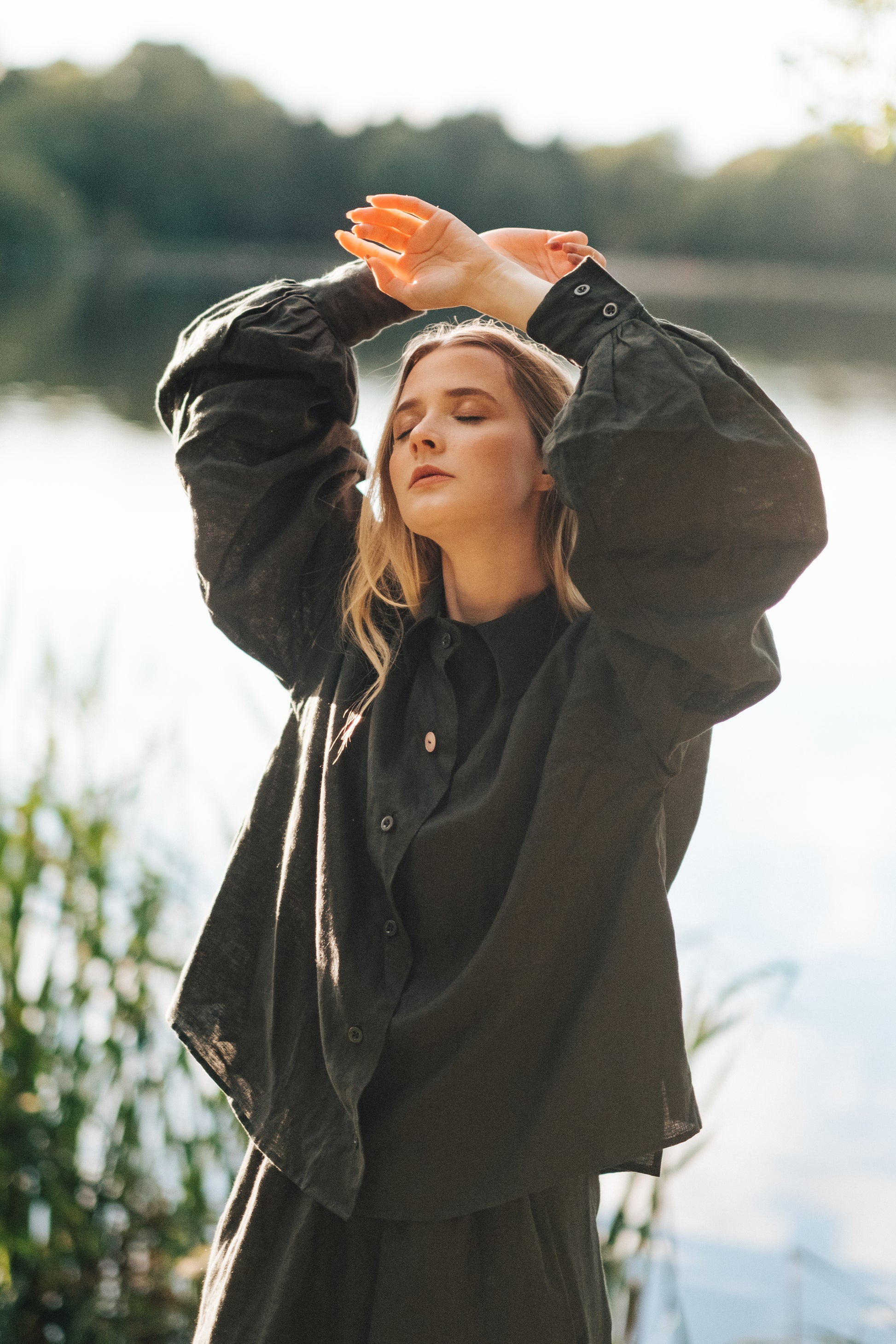 CADHLA SHIRT | EMERALD | Relaxed, elegant and versatile. Cadhla - an Irish name translated as beauty. A Kindred favourite, this shirt examplifies the easy-wear ethos of the brand. Wear on one side with buttons for a shirt look, or simply spin her round to