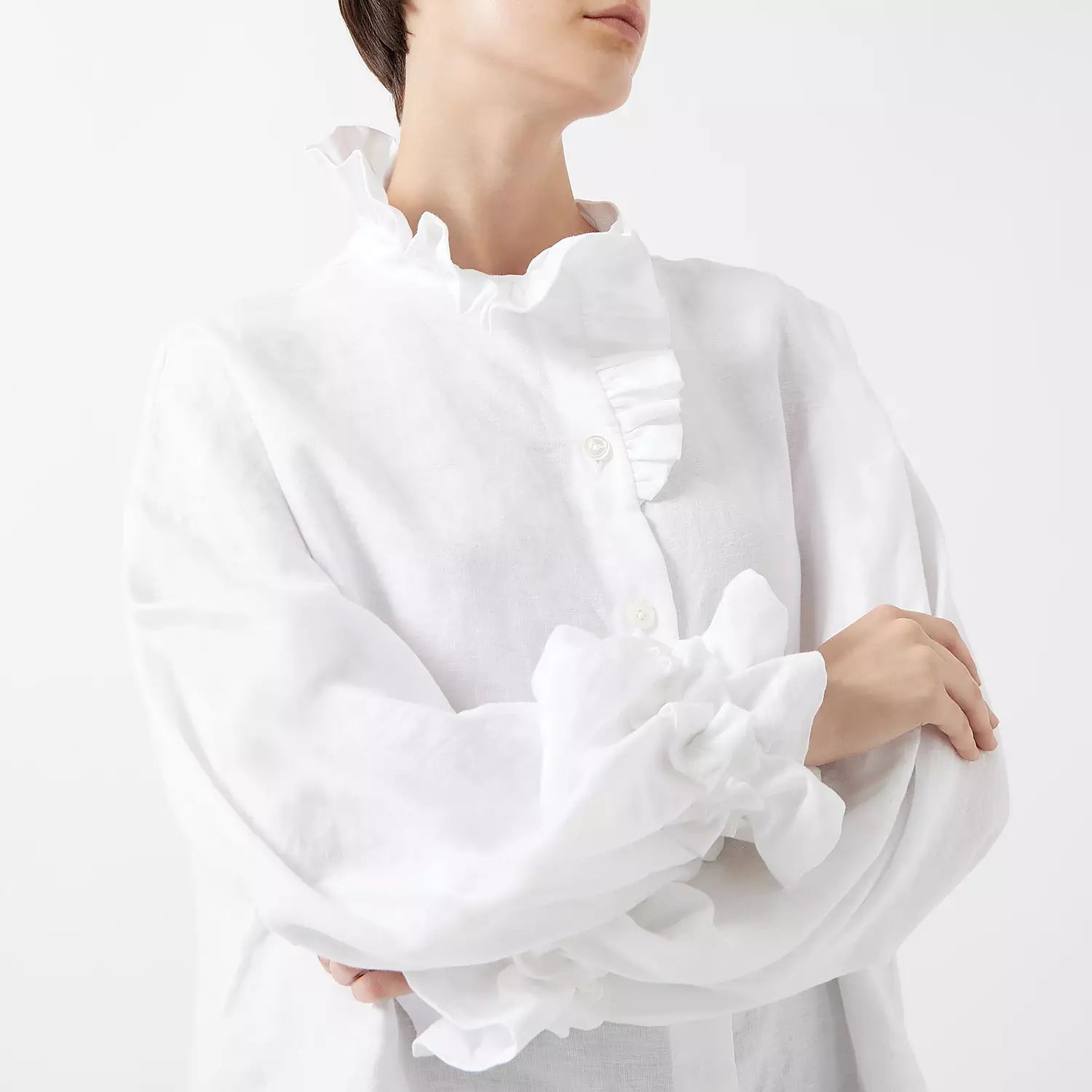 MARSHMALLOW- WHITE | An updated colourway of our favourite 'Marshmallow Blouse' for AW23- created in a luxurious white linen, this one is a play on the classic white linen shirt. Like many of our styles, this one can be worn with buttons to the front or t