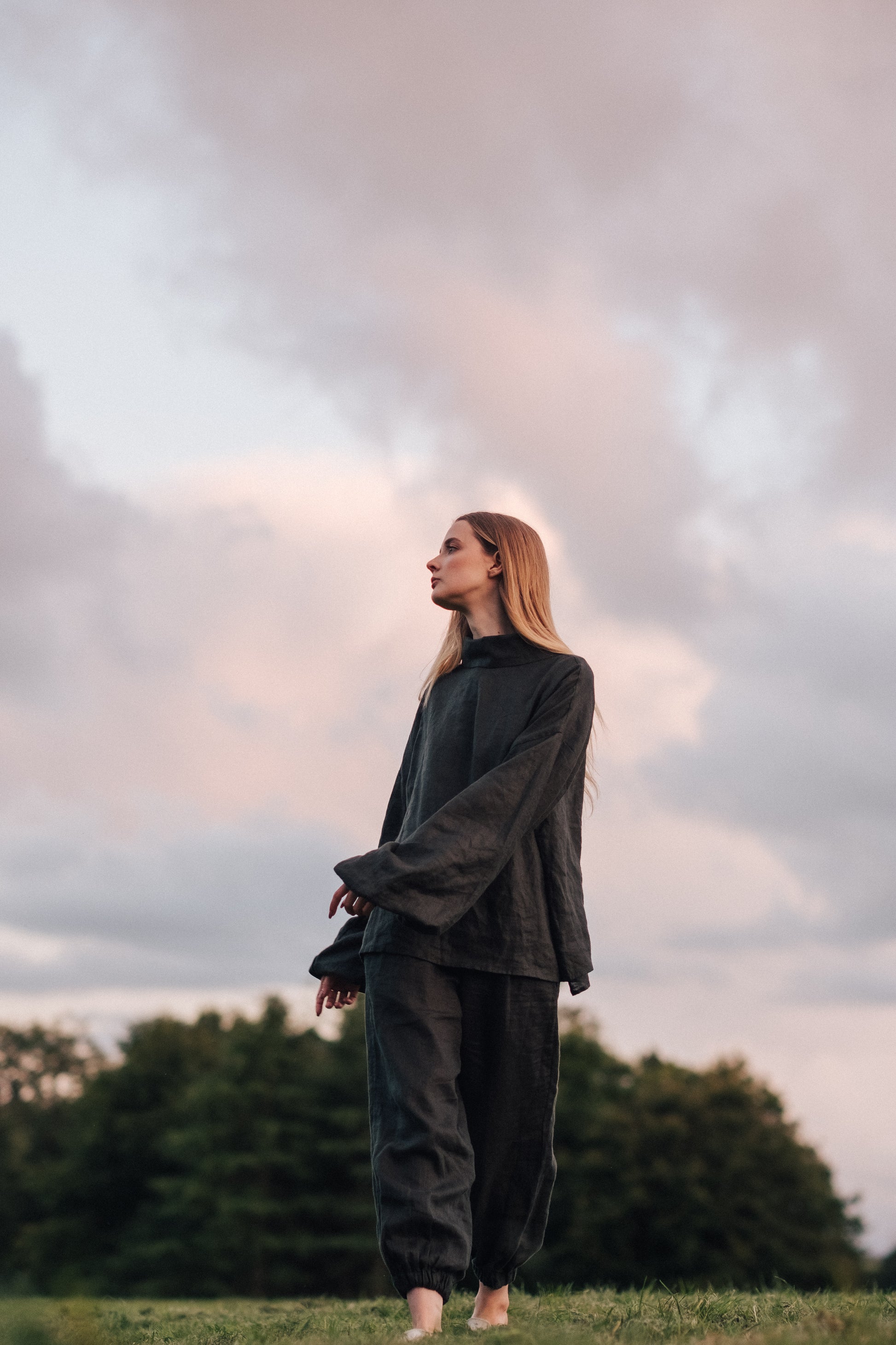 CADHLA SHIRT | EMERALD | Relaxed, elegant and versatile. Cadhla - an Irish name translated as beauty. A Kindred favourite, this shirt examplifies the easy-wear ethos of the brand. Wear on one side with buttons for a shirt look, or simply spin her round to